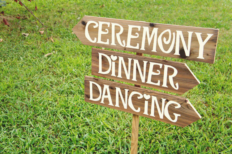 outdoor wedding signs ideas